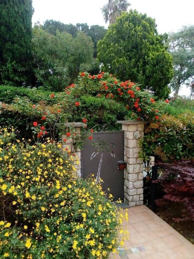 Villa Gaia - Luxury Villa, Pool & Wellness Rooms Bordighera Bagian luar foto