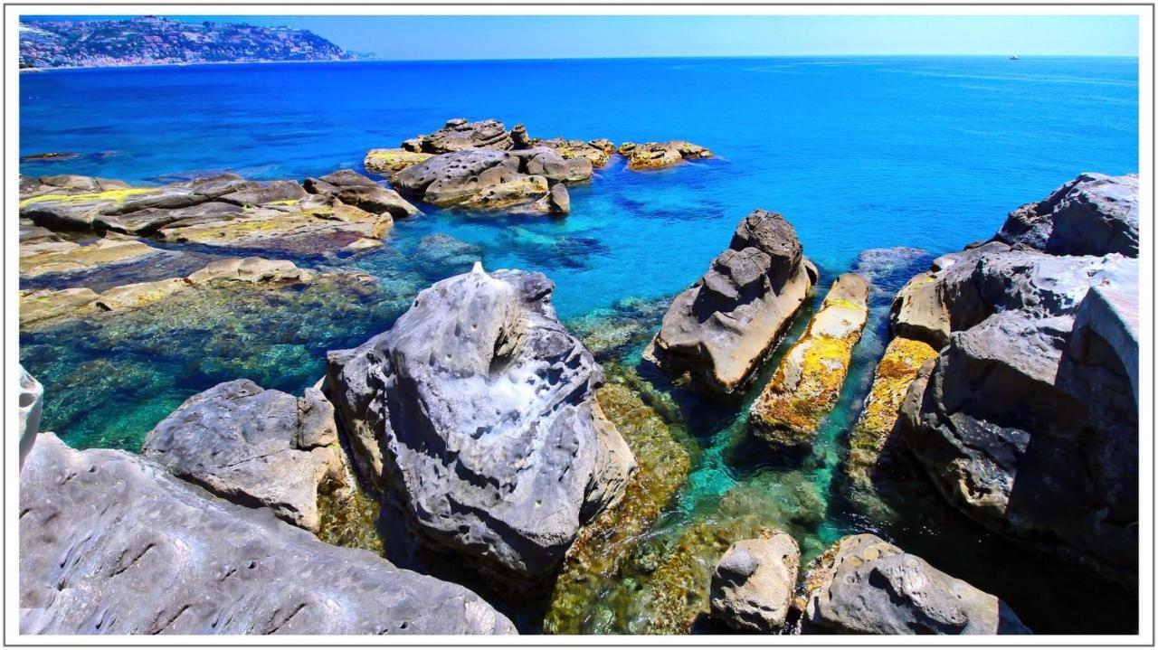 Villa Gaia - Luxury Villa, Pool & Wellness Rooms Bordighera Bagian luar foto