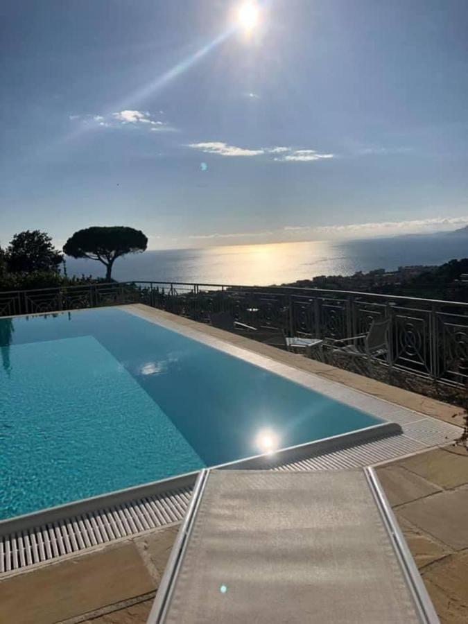 Villa Gaia - Luxury Villa, Pool & Wellness Rooms Bordighera Bagian luar foto