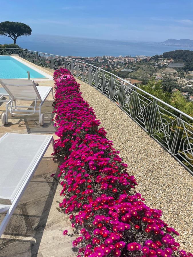 Villa Gaia - Luxury Villa, Pool & Wellness Rooms Bordighera Bagian luar foto