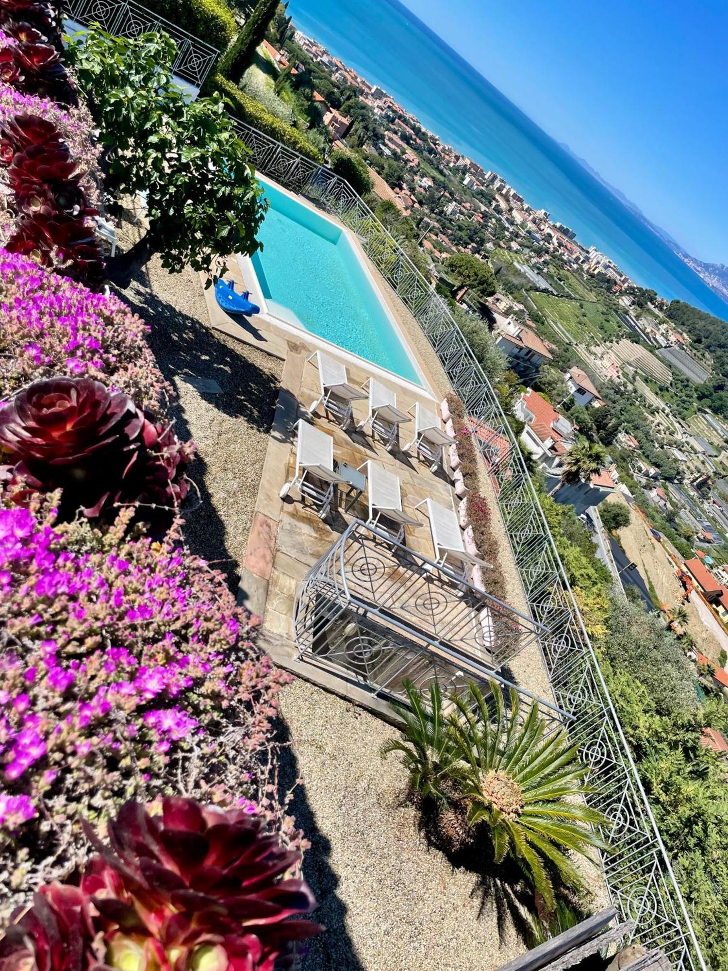 Villa Gaia - Luxury Villa, Pool & Wellness Rooms Bordighera Bagian luar foto