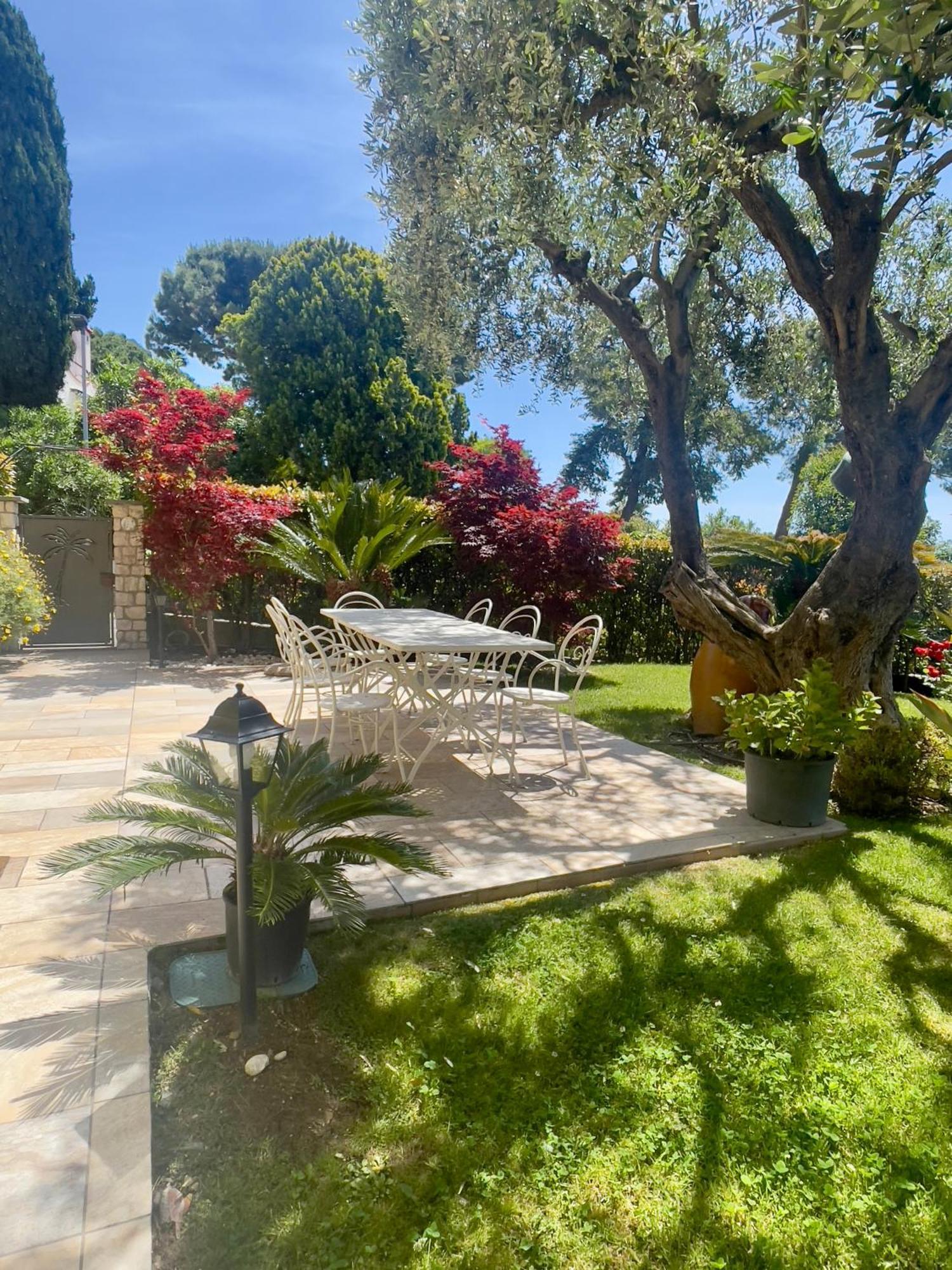 Villa Gaia - Luxury Villa, Pool & Wellness Rooms Bordighera Bagian luar foto
