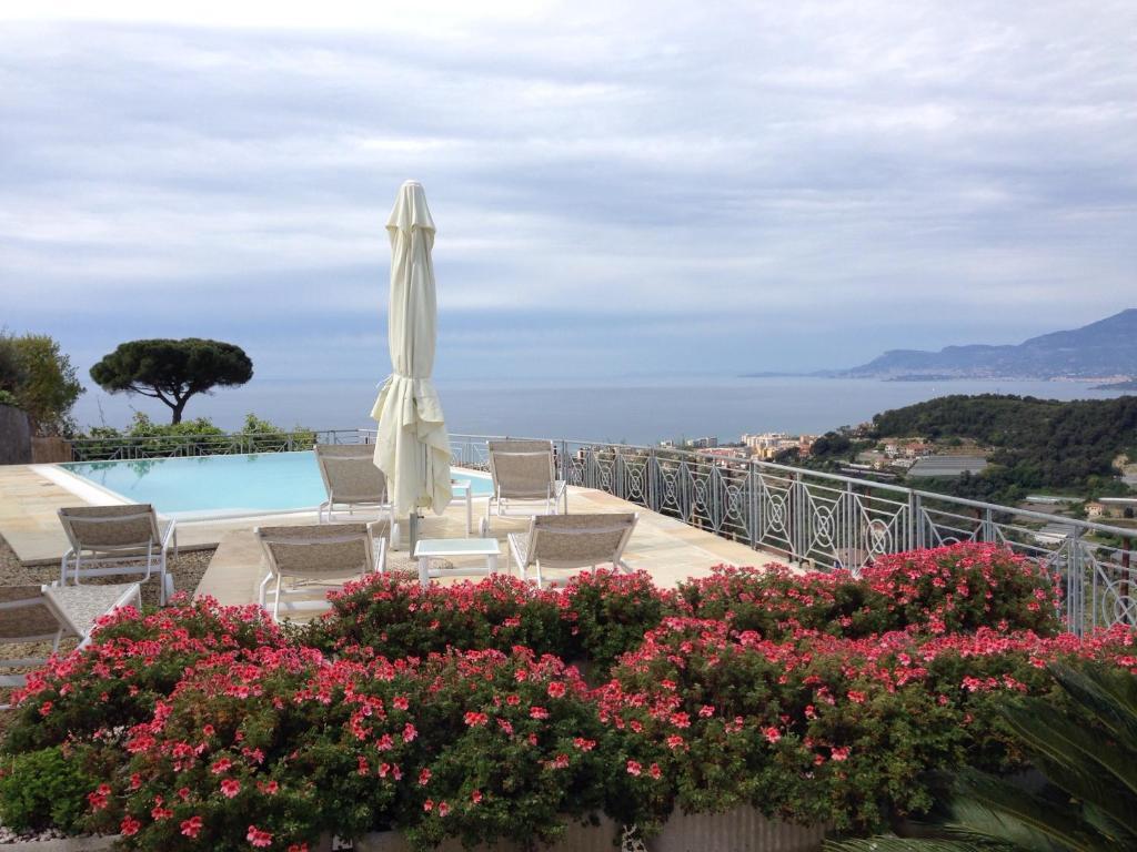Villa Gaia - Luxury Villa, Pool & Wellness Rooms Bordighera Bagian luar foto